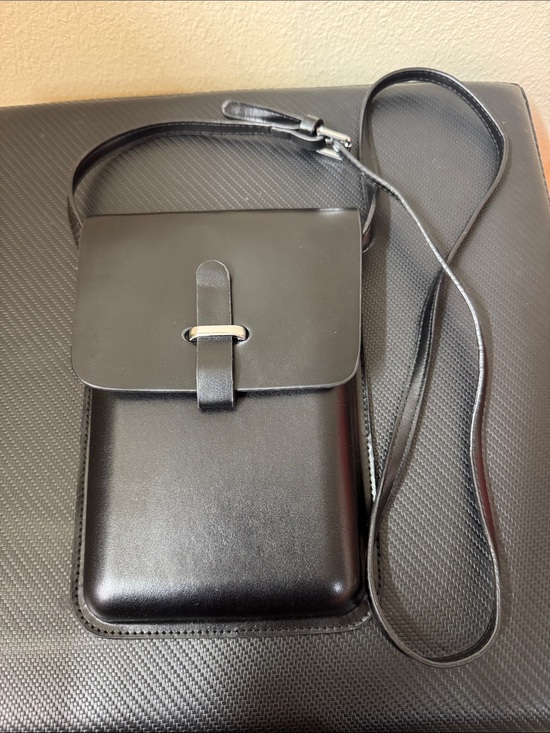 Handbags - Classic Black Crossbody Leather Phone Pouch - Unbranded